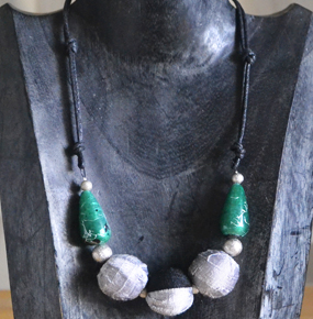 Raw silk Necklace - Silver and Green - Flowers Mauritius